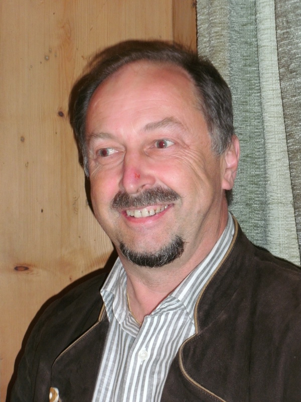 DIGITAL CAMERA